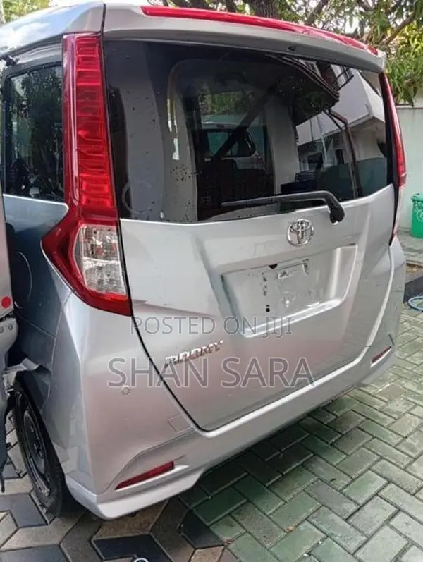Toyota Roomy X 2023