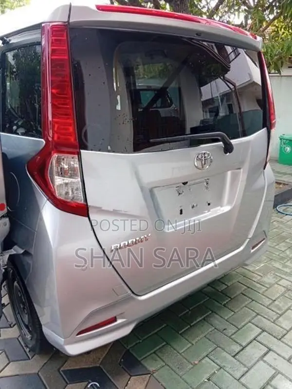 Toyota Roomy X 2023