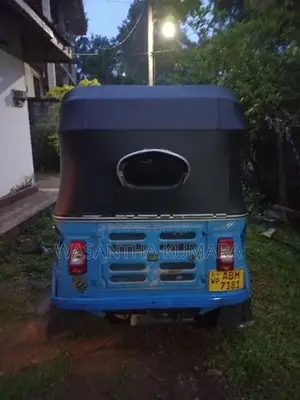 Bajaj RE 2016