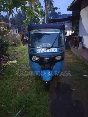 Bajaj RE 2016