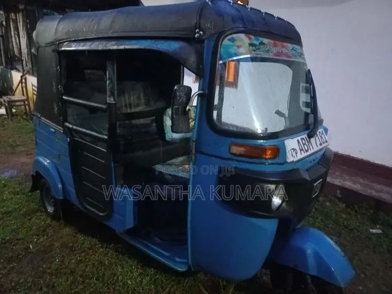 Bajaj RE 2016
