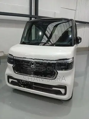 Honda N-Box Custom 2024