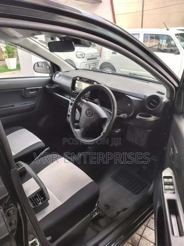 Daihatsu Mira 2024