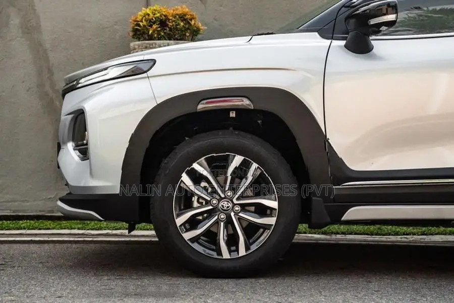 Toyota Taisor V Two-Tone 2026