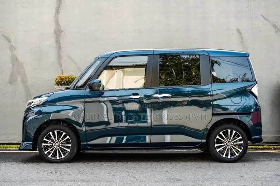 Toyota Roomy Custom-Gt Blue 2021