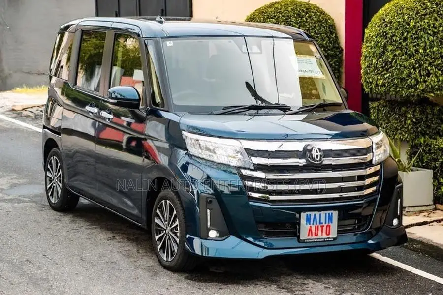 Toyota Roomy Custom-Gt Blue 2021