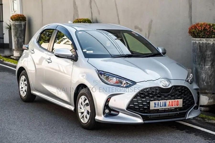Toyota Yaris X-Grade Silver 2025