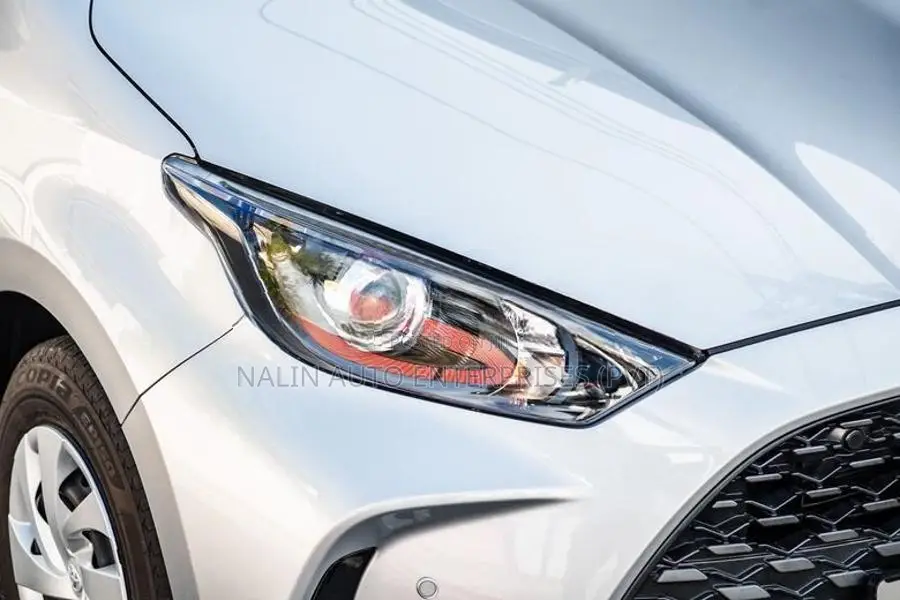 Toyota Yaris X-Grade Silver 2025