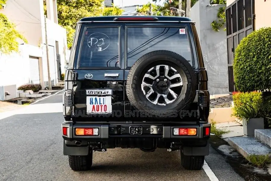 Toyota Land Cruiser LC 76 2025