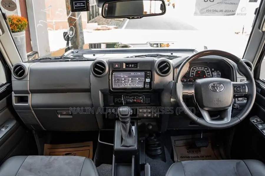 Toyota Land Cruiser LC 76 2025