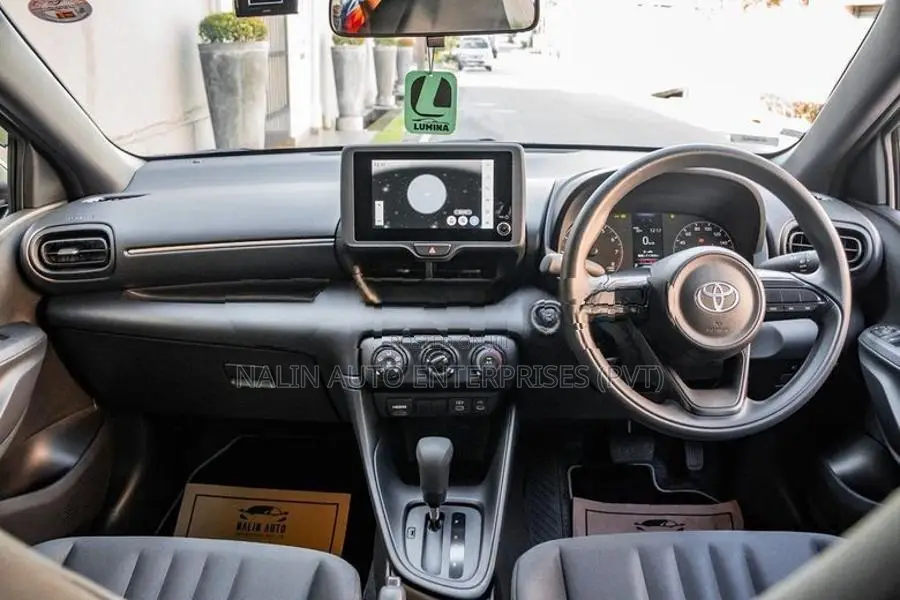 Toyota Yaris X-Grade Silver 2025