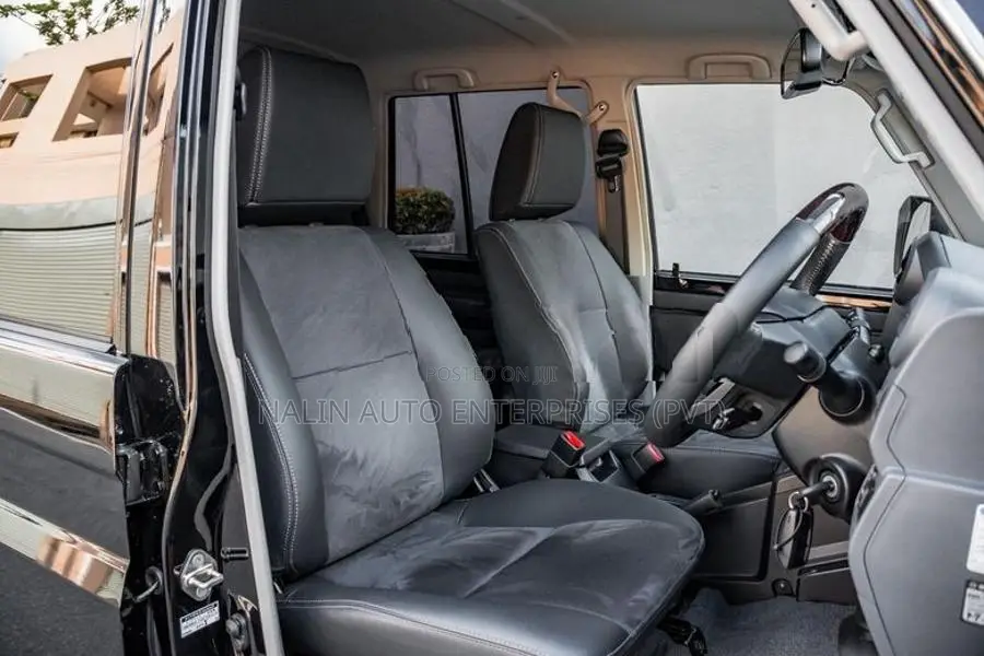 Toyota Land Cruiser LC 76 2025