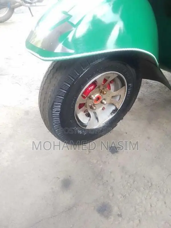 Bajaj RE Three Wheeler 2014