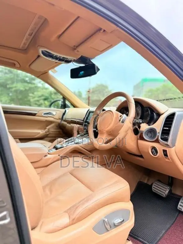 Porsche Cayenne 2012