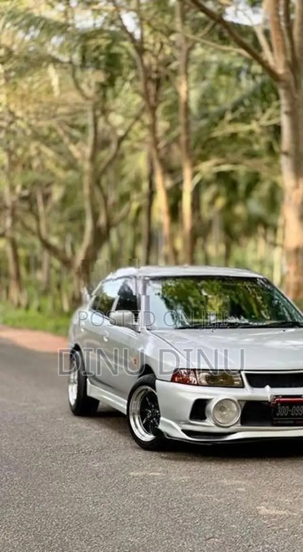 Mitsubishi Lancer Urgent 1999