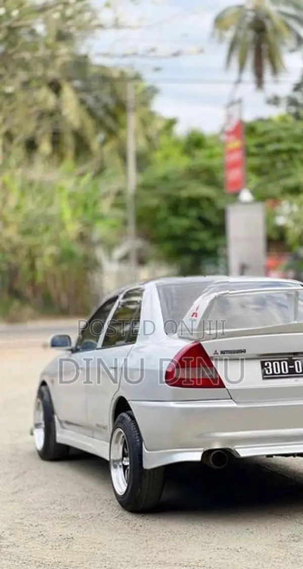 Mitsubishi Lancer Urgent 1999