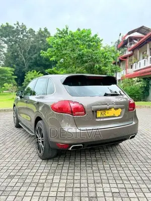 Porsche Cayenne 2012
