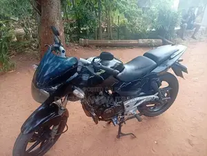 Bajaj Pulsar 180 2010