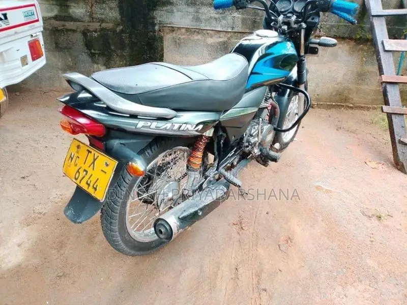 Bajaj Platina es 2008