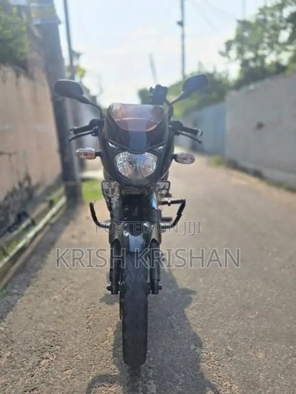 Bajaj Pulsar 180 2010