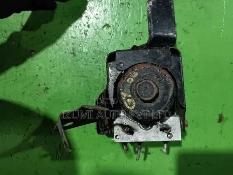 Toyota GX100 Abs Unit