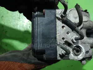 Toyota Crown JZS171 Abs Unit