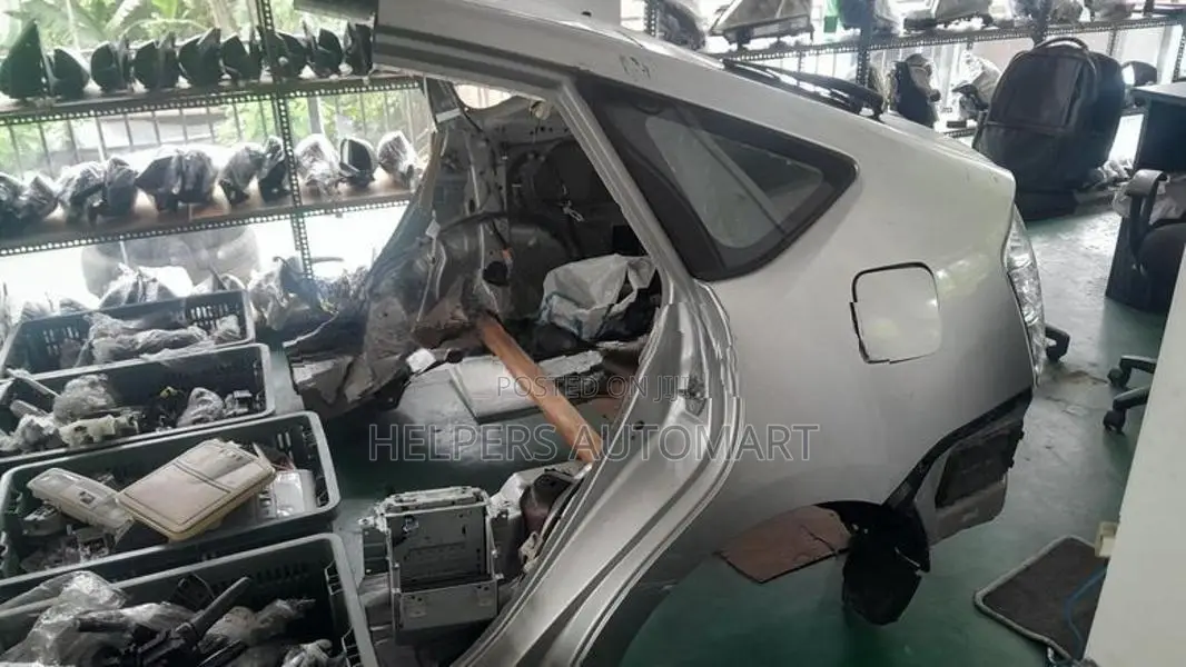 Toyota Prius W20 Quater Pannel