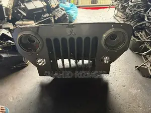 Mitsubishi 4DR5 Jeep