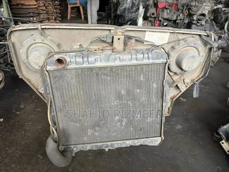 Mitsubishi 4DR5 Jeep
