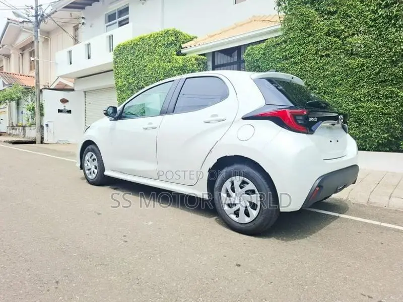 Toyota Yaris G LED 4WAY CAM BSM 2026