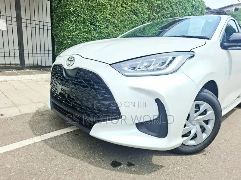 Toyota Yaris G LED 4WAY CAM BSM 2026