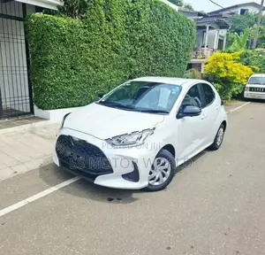 Toyota Yaris G LED 4WAY CAM BSM 2026