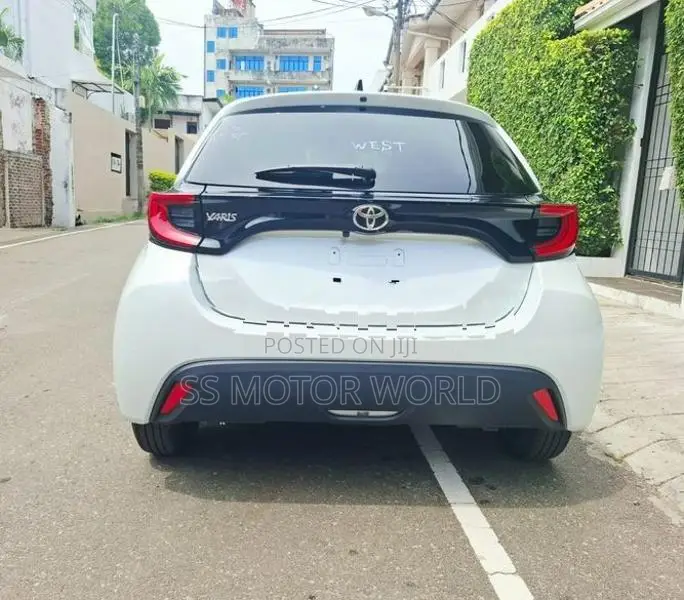 Toyota Yaris G LED 4WAY CAM BSM 2026