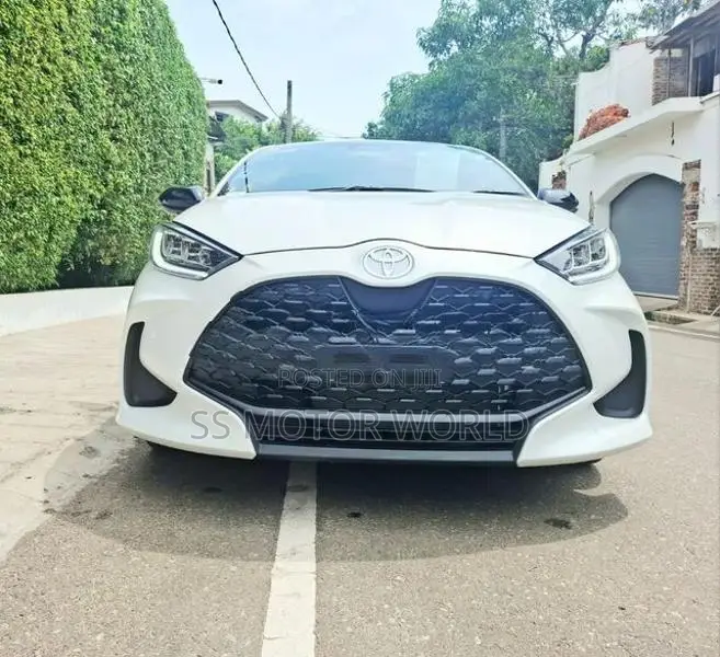 Toyota Yaris G LED 4WAY CAM BSM 2026