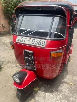 Bajaj RE 2015