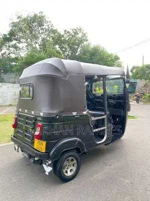 Bajaj RE 2016