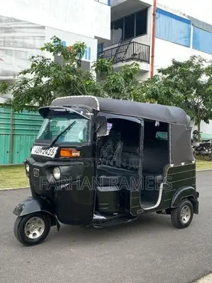 Bajaj RE 2016