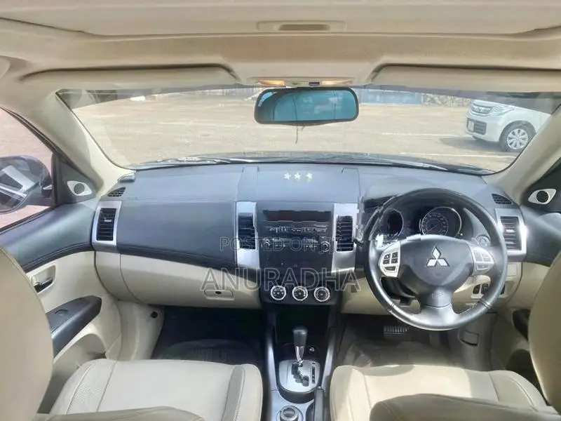Mitsubishi Outlander 2010