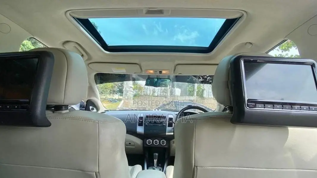 Mitsubishi Outlander 2010