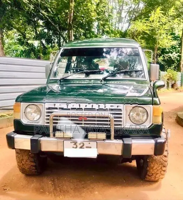 Mitsubishi Pajero 1988