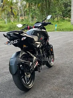 Bajaj Pulsar N160 2025