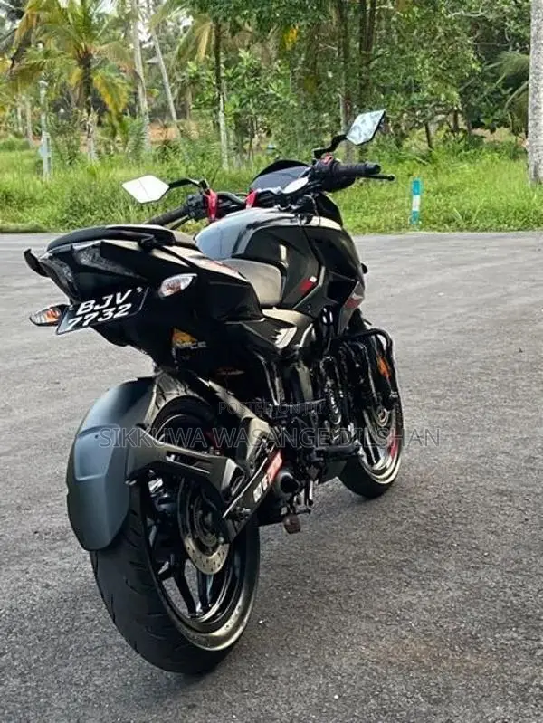 Bajaj Pulsar N160 2025