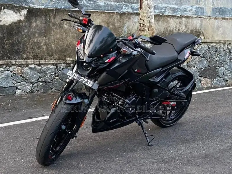 Bajaj Pulsar N160 2025