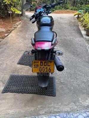 Bajaj Pulsar 150 2015