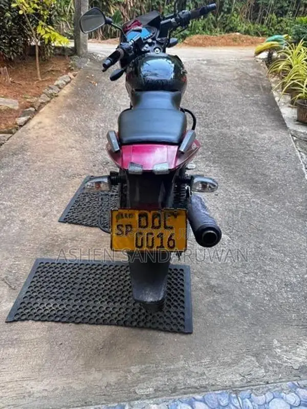 Bajaj Pulsar 150 2015