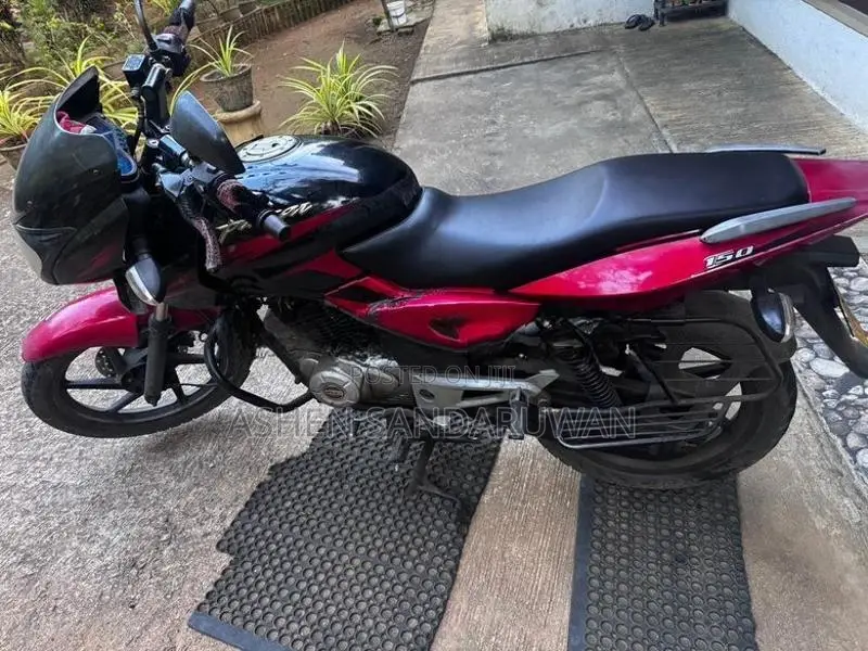 Bajaj Pulsar 150 2015