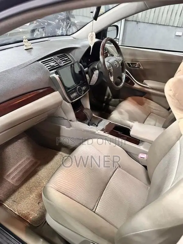 Toyota Premio G Superior 2011