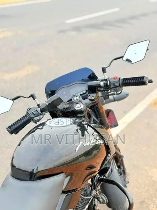 Bajaj Pulsar 180 pulser 2012