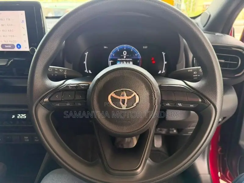 Toyota Yaris G LED 360 camera 2024