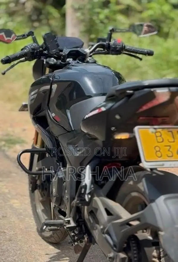 Bajaj Pulsar N160 2025